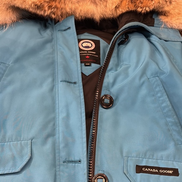 Canada Goose Women’s Chilliwack Bomber size M - Picture 2 of 6